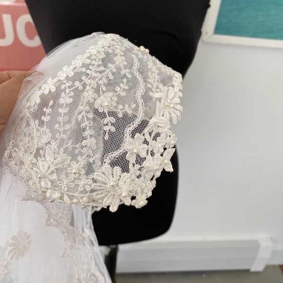 Vintage 70s Wedding Veil 45 inches long main image 4